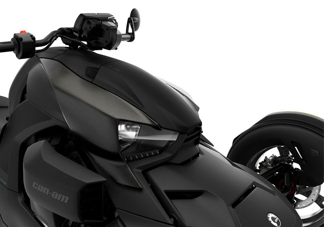 Montemar Motor PANELES EPIC NEGRO CARBON.jpg
