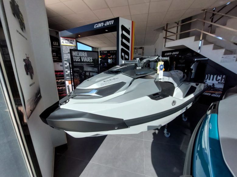 GTX Limited 325 2026 iDF Pack Tech Blanco Perla | Nueva GTX Limited 325 2026 Blanco Perla | Sea-Doo GTX Ltd 325 2026 | Montemar Motor Concesionario Sea-Doo Castellón y Valencia ✅